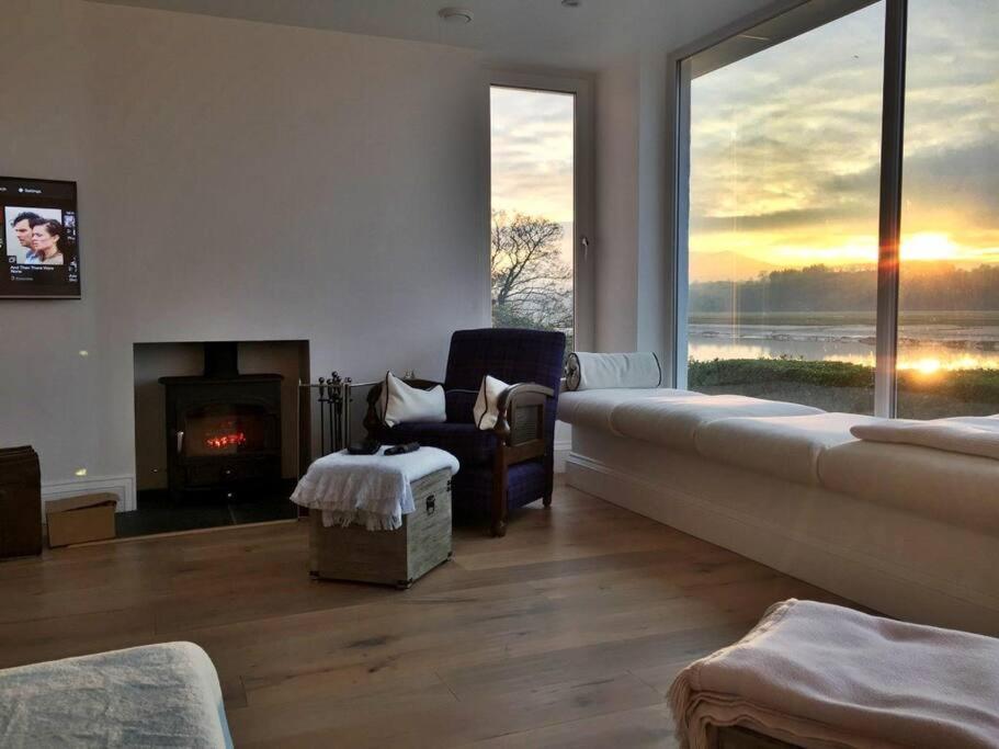 Shorepark - Waterfront Cottage With Stunning Views Dumfries Exterior photo